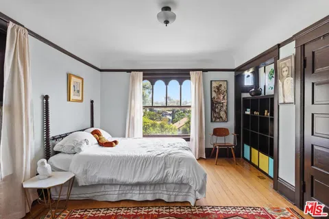 $12,000 | 1046 West Kensington Road, Los Angeles, CA 90026