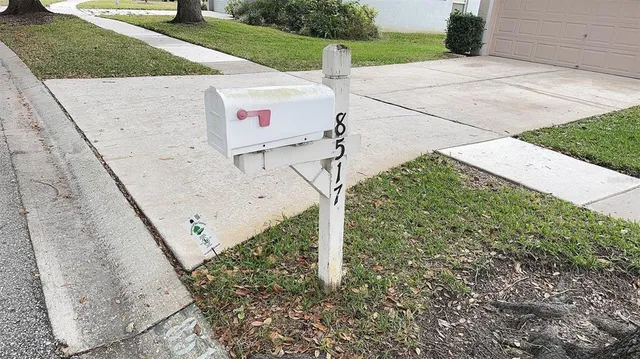 $2,600 | 8517 Fawn Creek Drive, Tampa, FL 33626