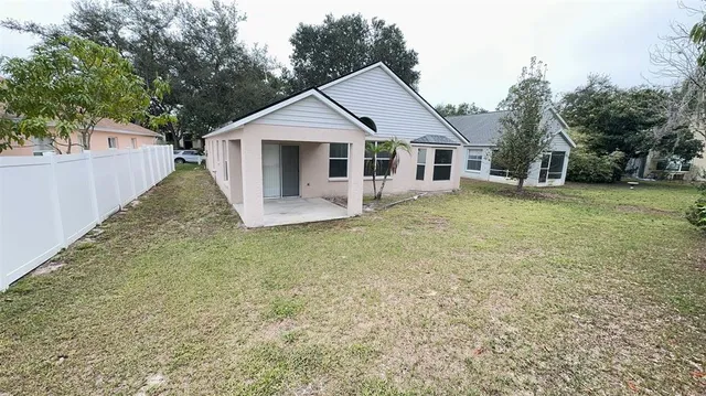$2,600 | 8517 Fawn Creek Drive, Tampa, FL 33626