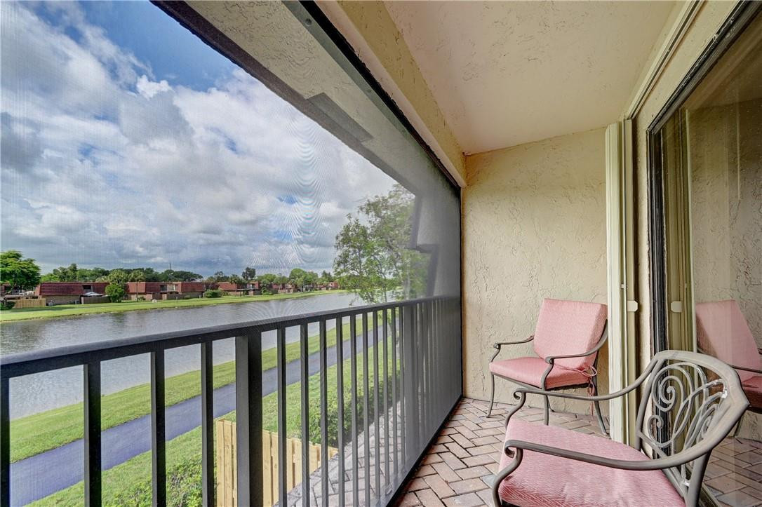 8129 Boca Rio Drive Boca Raton, FL 33433 - Photo 22 of 39