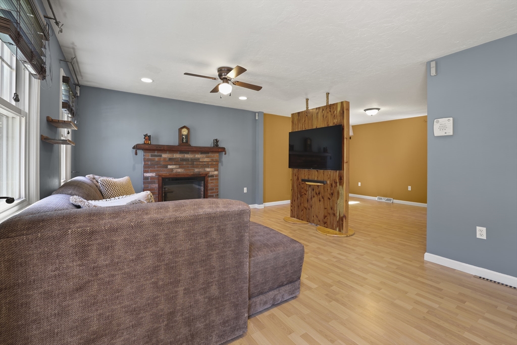 8 Walker Road Franklin, MA 02038 - Photo 26 of 40