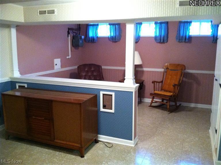 1123 Haverston Road Lyndhurst, OH 44124 - Photo 11 of 14 Computer Area