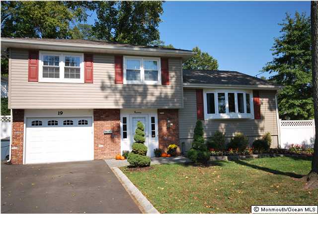 19 Ravine Drive Matawan, NJ 07747 - Photo 1 of 3 Primary Photo