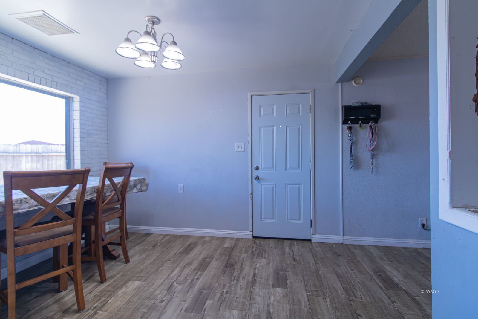 150 East Upjohn Avenue Ridgecrest, CA 93555 - Photo 5 of 34