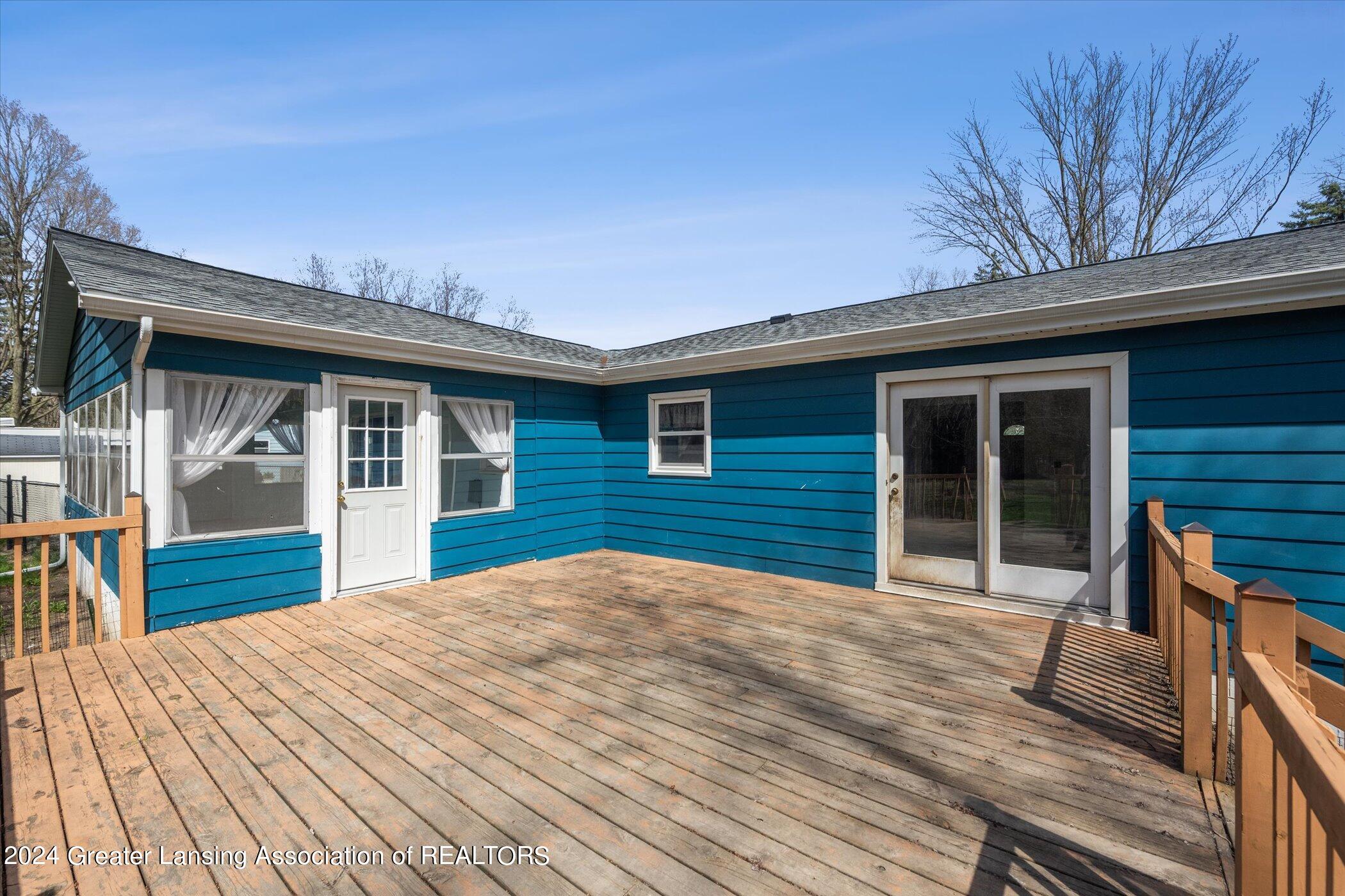 2385 Pine Tree Road Holt, MI 48842 - Photo 44 of 55 Back Deck