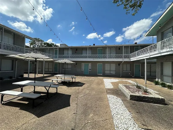 $850 | 4606 Monarch Street, Unit 215, Dallas, TX 75204