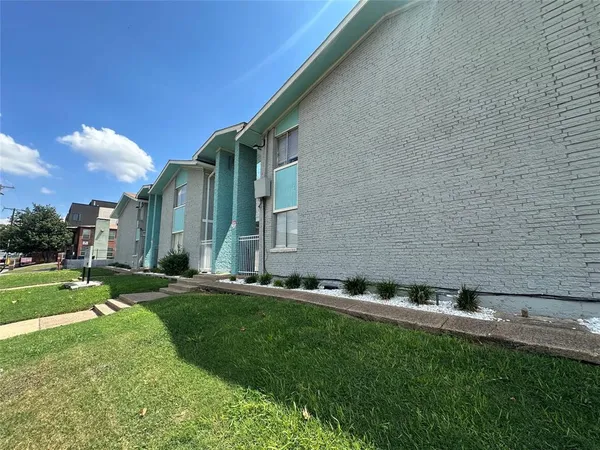 $850 | 4606 Monarch Street, Unit 215, Dallas, TX 75204