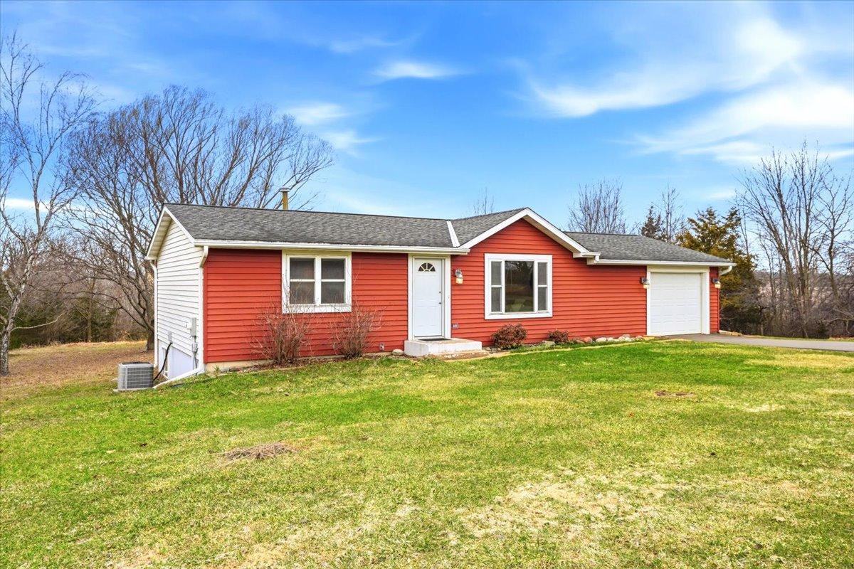 1840 Winding Trail Road New Richmond, WI 54017 - Photo 2 of 25