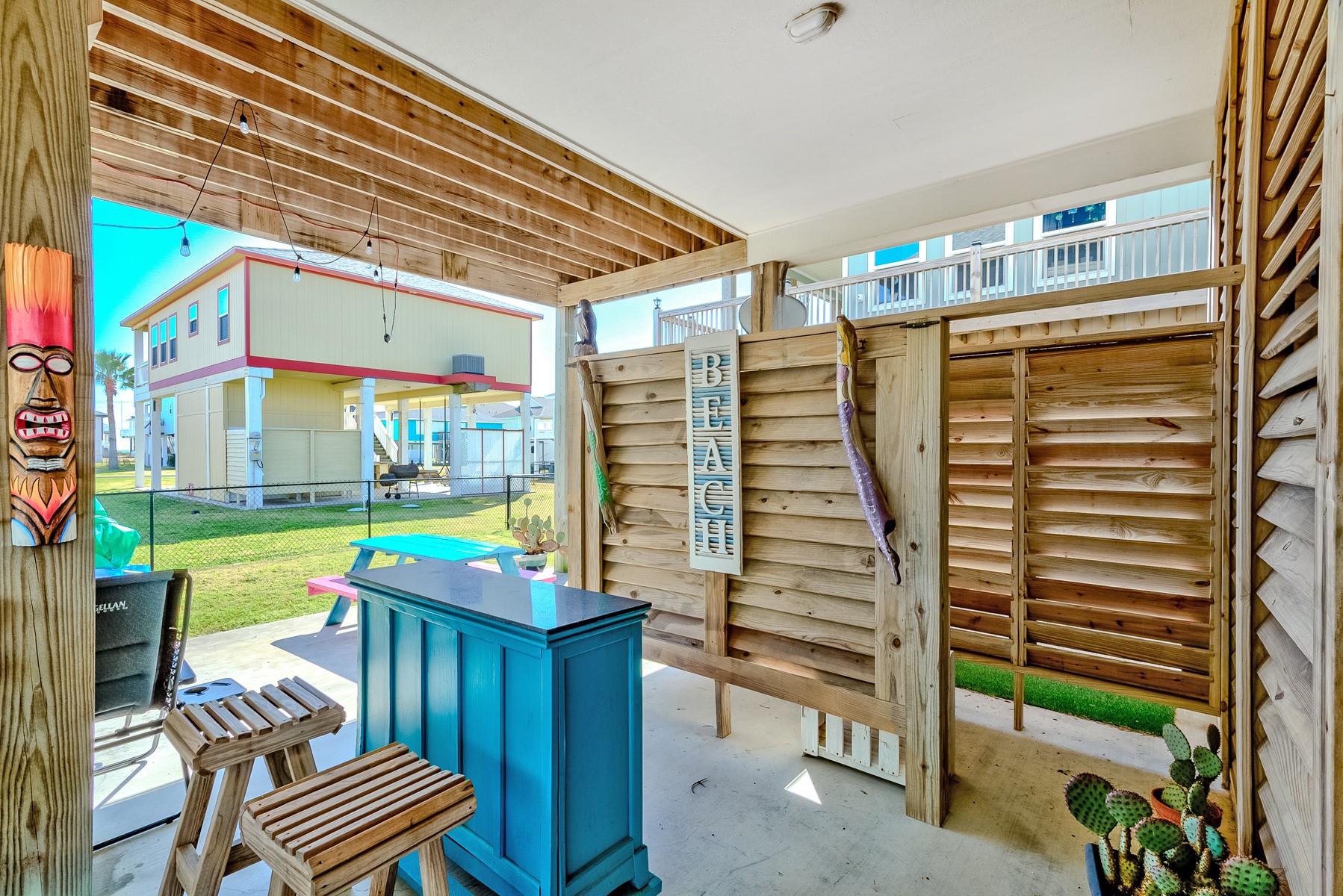 3292 Hidden Gold Crystal Beach Crystal Beach, TX 77650 - Photo 24 of 28 a view of outdoor space and deck