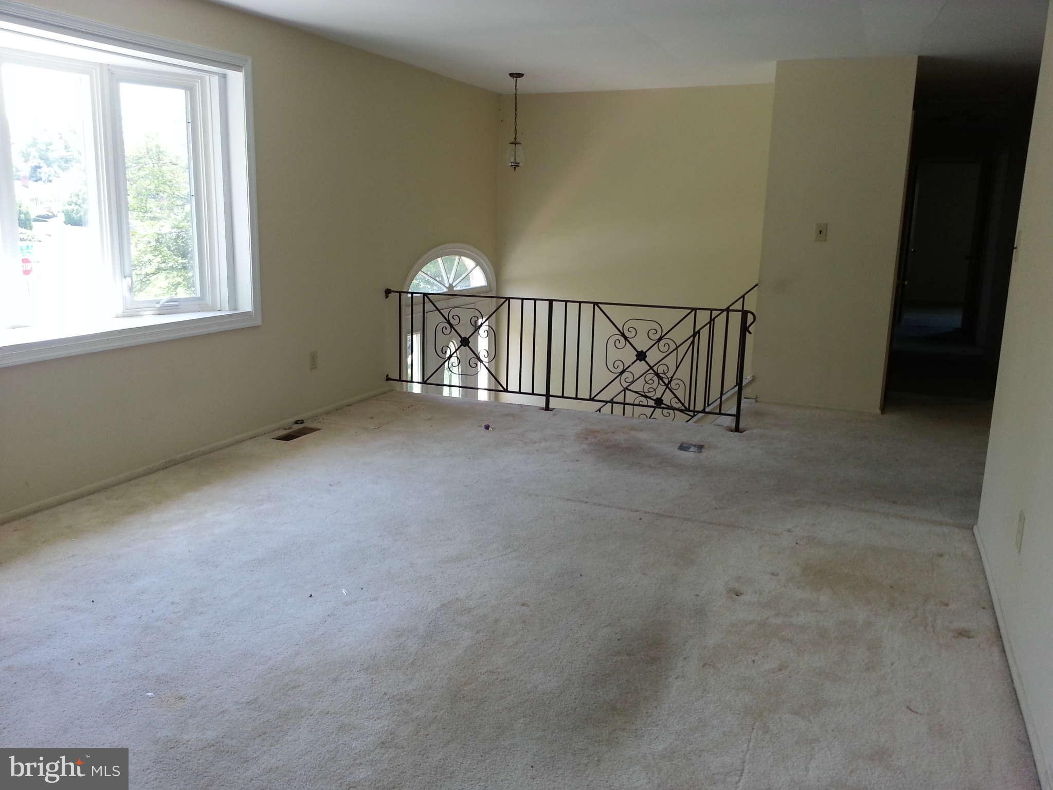 19524 Olney Mill Road Olney, MD 20832 - Photo 8 of 17 Living Room