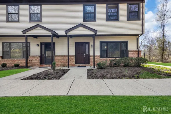 $465,000 | 1335 Tupelo Court, North Brunswick, NJ 08902