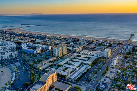 $4,695,000 | 1 Driftwood Street, Unit 5, Marina del Rey, CA 90292