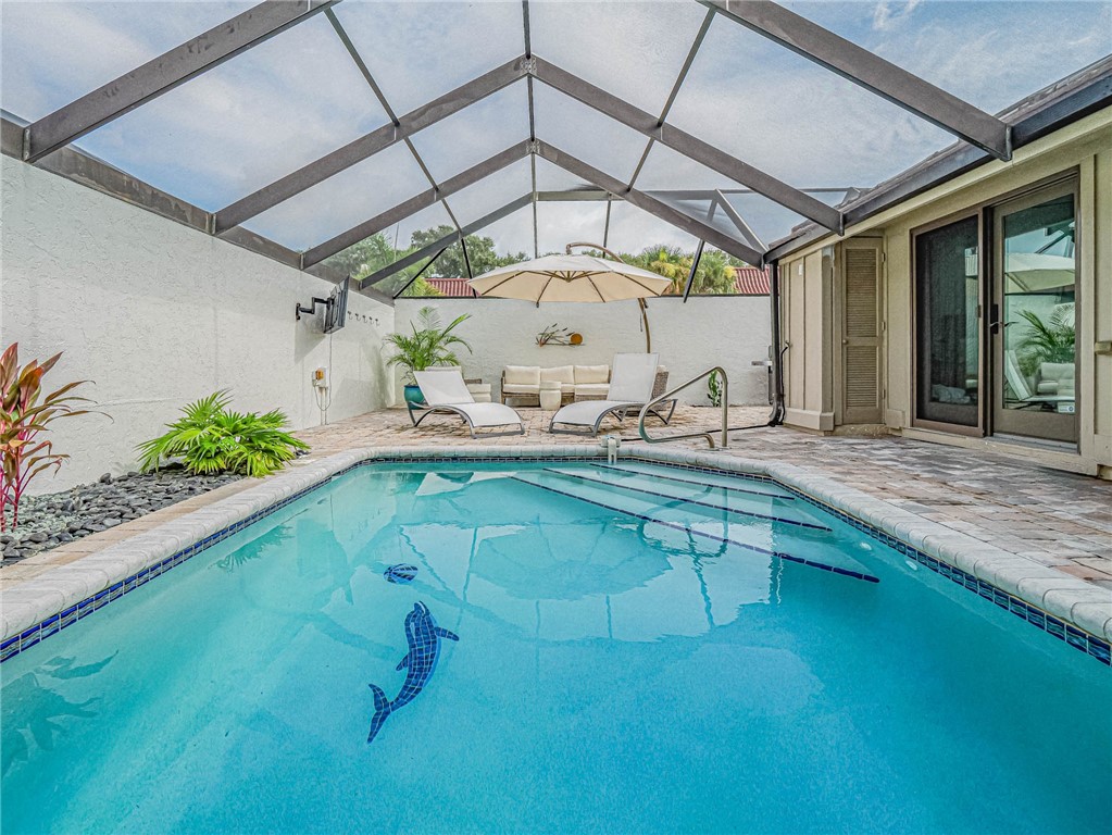 5101 Florida A1A, Unit 7 Vero Beach, FL 32963 - Photo 34 of 35 a room with lots of table and chairs