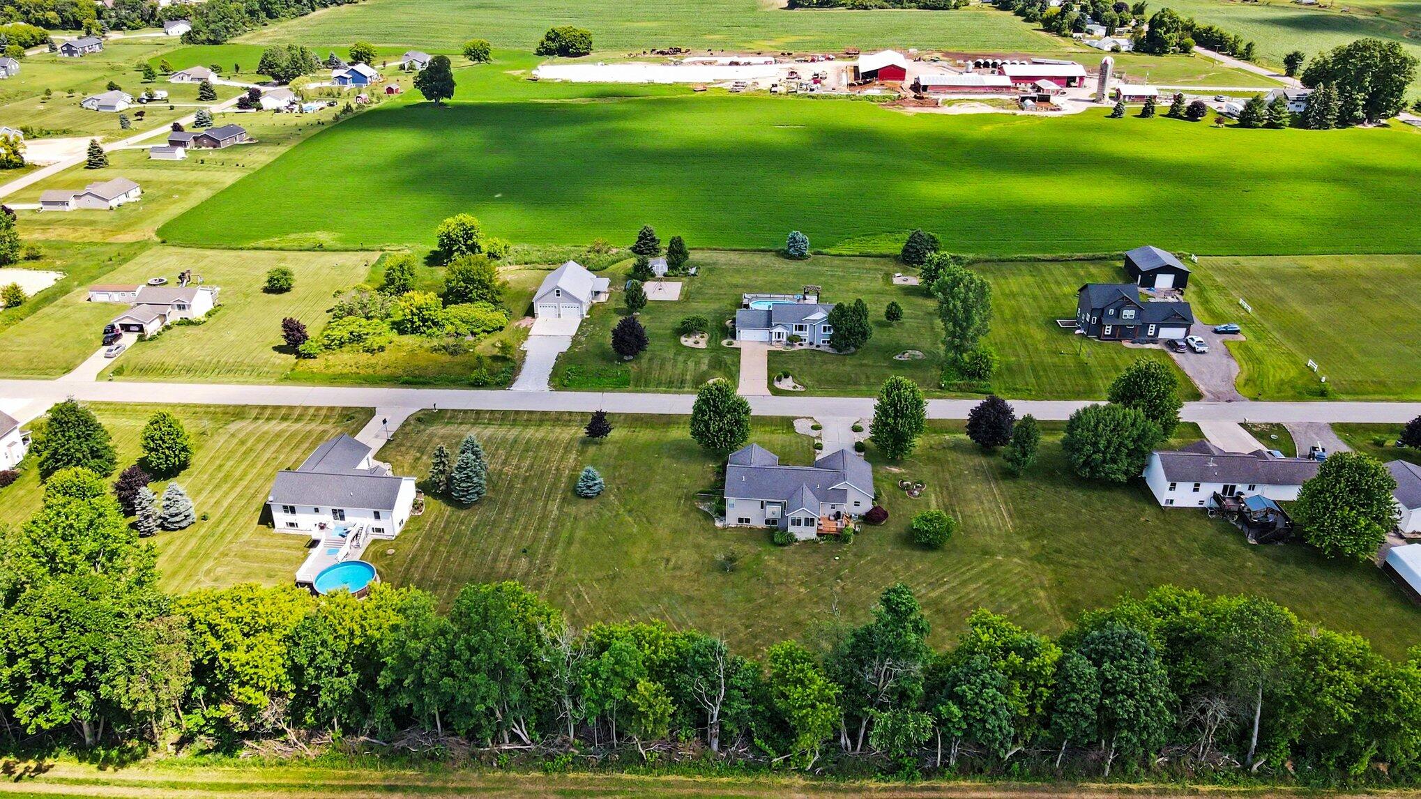 4913 Daisy Way Fremont, MI 49412 - Photo 35 of 48 042_file_3737