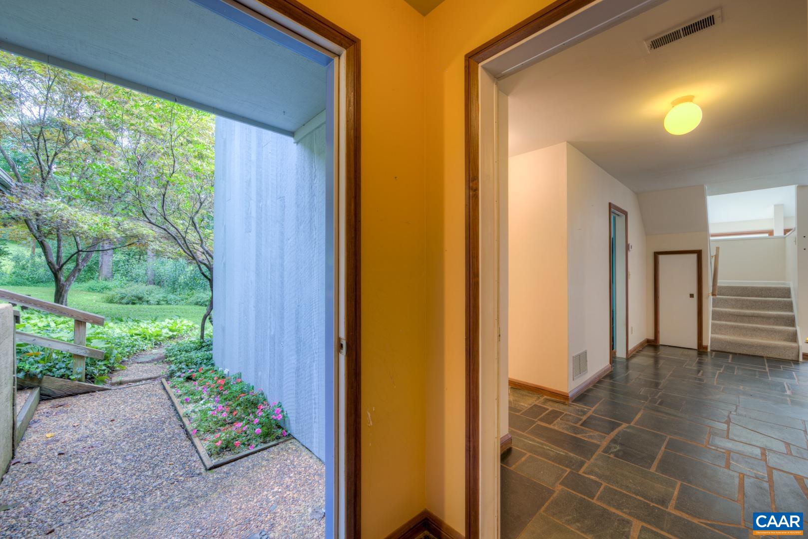 305 Cedar Bluff Road Charlottesville, VA 22901 - Photo 10 of 37