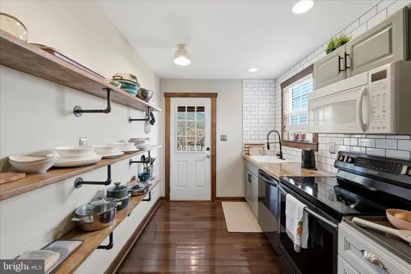 $1,300,000 | 2121 South Pifer Road, Star Tannery, VA 22654