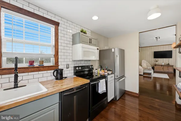 $1,300,000 | 2121 South Pifer Road, Star Tannery, VA 22654