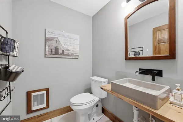 $1,300,000 | 2121 South Pifer Road, Star Tannery, VA 22654