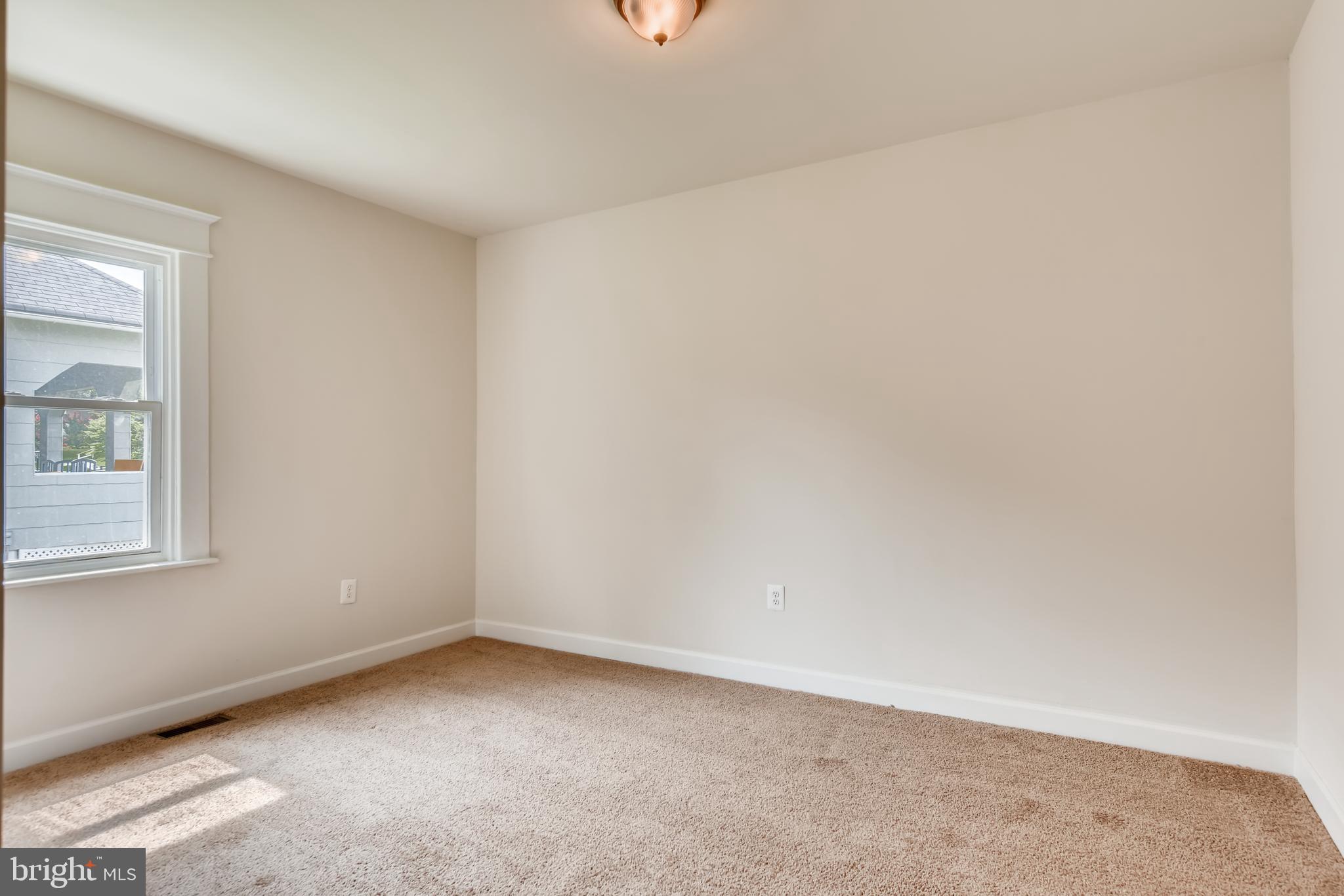 2610 Canterbury Road Baltimore, MD 21234 - Photo 11 of 29 HUGE BEDROOM