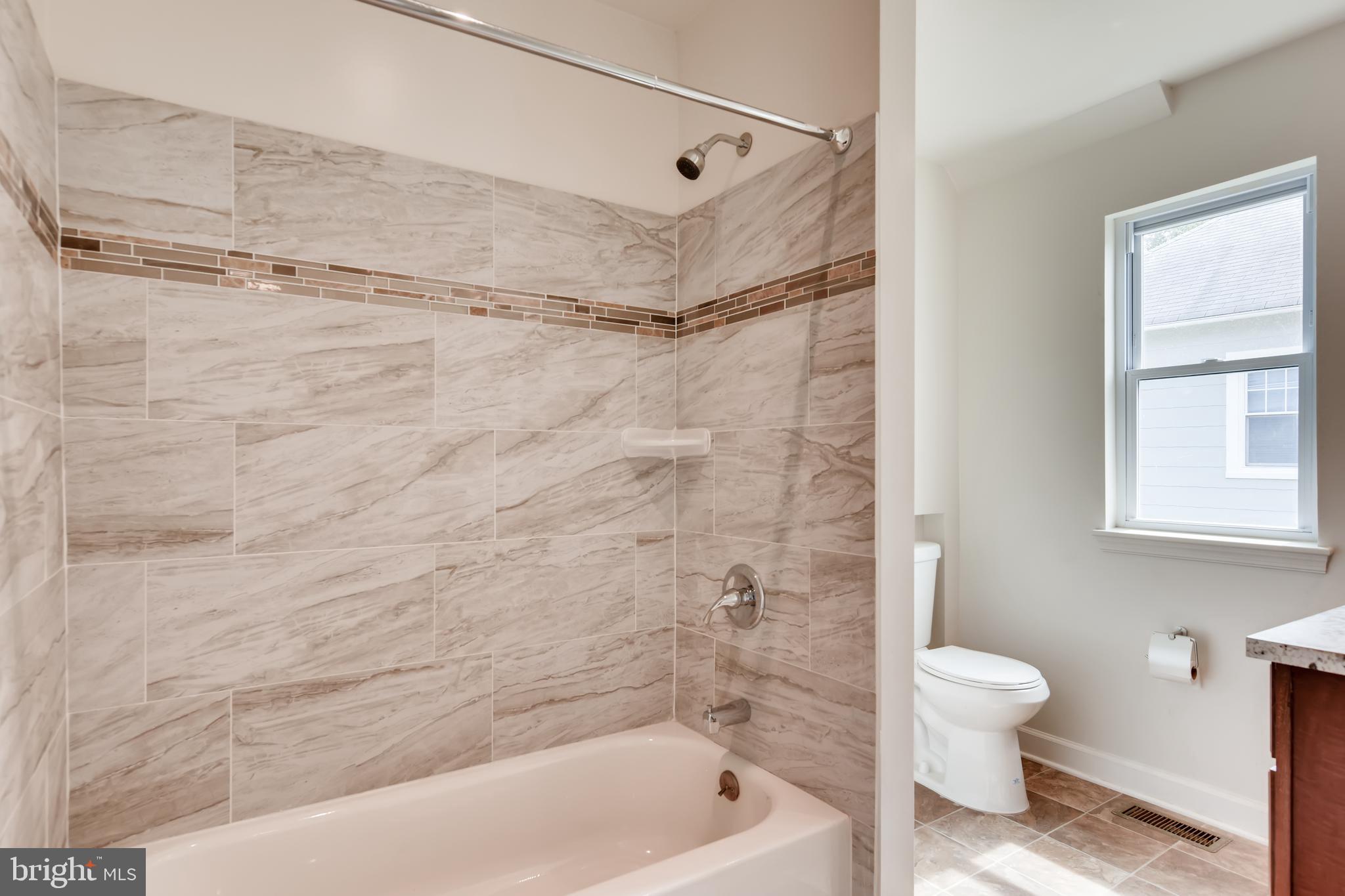 2610 Canterbury Road Baltimore, MD 21234 - Photo 15 of 29 MAIN LEVEL FULL BATH