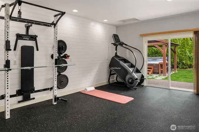 $6,500 | 11457 108th Avenue Northeast, Kirkland, WA 98033