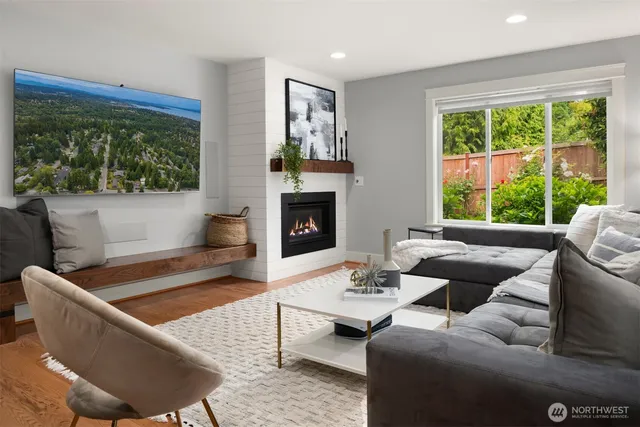 $6,500 | 11457 108th Avenue Northeast, Kirkland, WA 98033