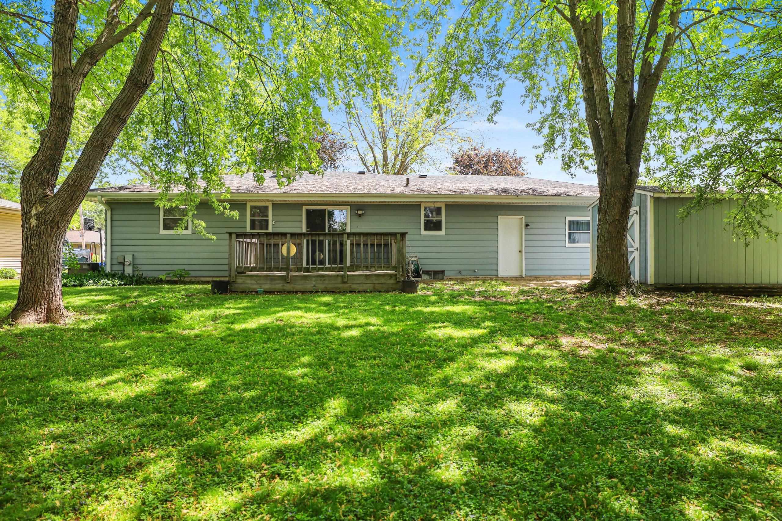 89 Hillock Court Appleton, WI 54914 - Photo 2 of 56
