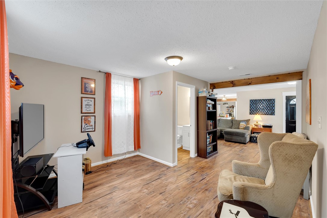 460 West Queen Street Pendleton, SC 29670 - Photo 3 of 19