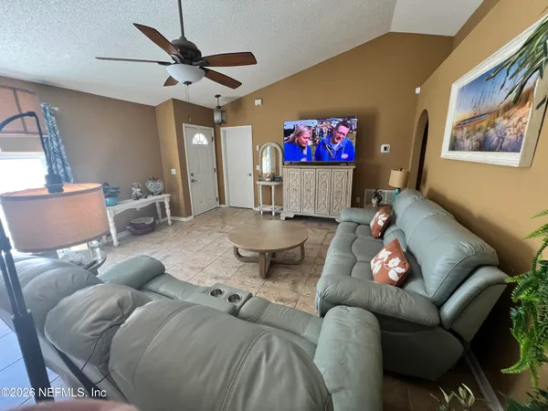 $284,700 | 1567 Slash Pine Court, Orange Park, FL 32073