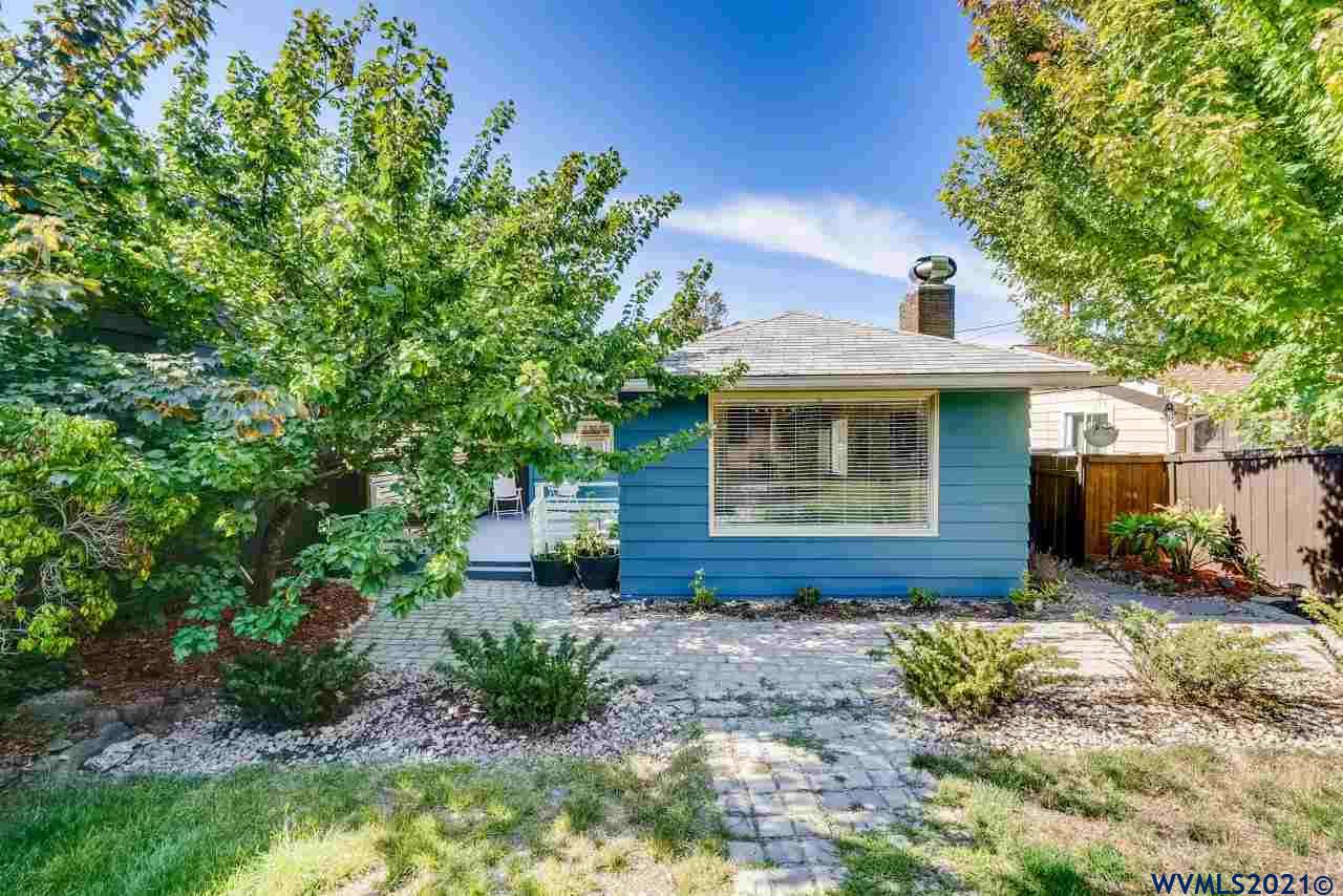 7433 California Avenue Southwest Seattle, WA 98136 - Photo 2 of 22