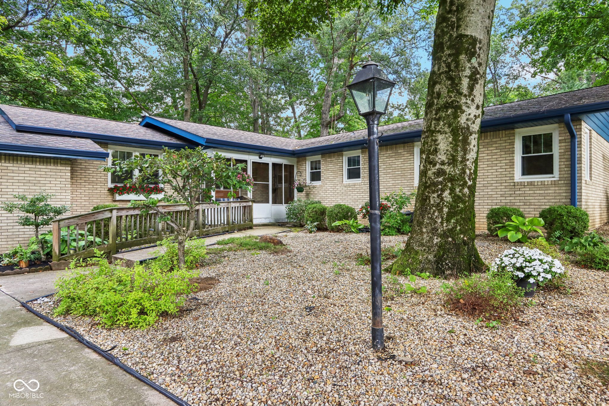 3616 Manchester Road Anderson, IN 46012 - Photo 3 of 40 Gallery Image 3