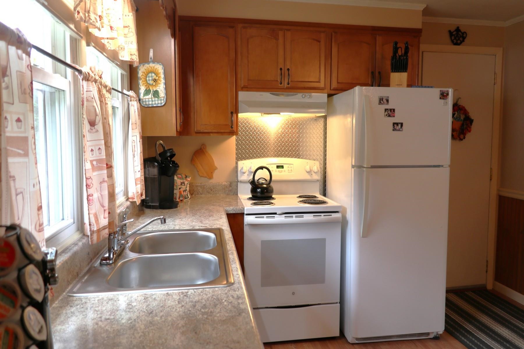 133 Harrington Avenue Rutland, VT 05701 - Photo 8 of 18