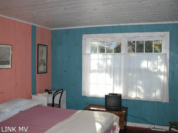 180 County Road Oak Bluffs, MA 02557 - Photo 5 of 11 http://d1qzqeyxiitrap.cloudfront.net/photos/18234/600/9b767533.jpg