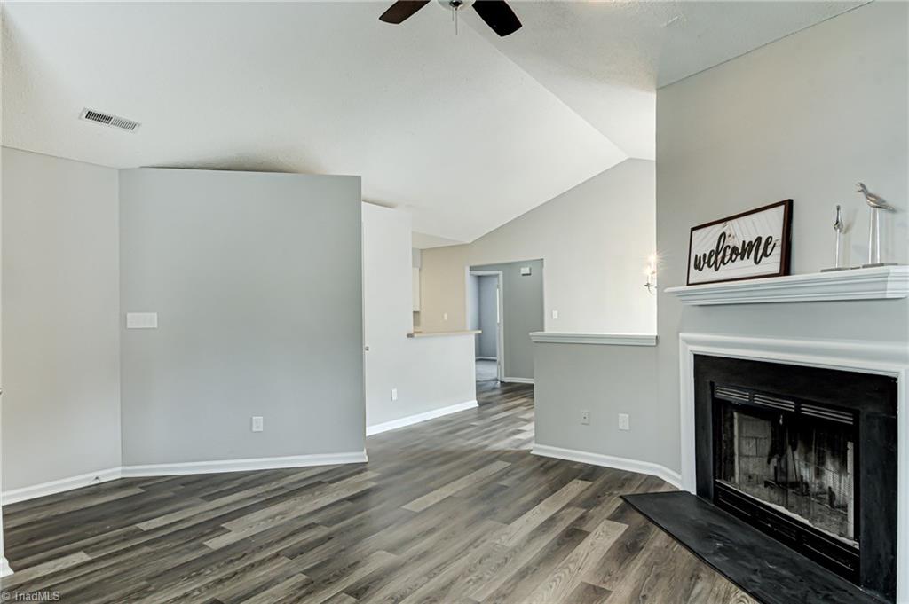 3204 Pipers Way High Point, NC 27265 - Photo 8 of 29