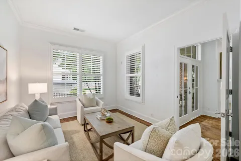 $1,300,000 | 2251 Selwyn Avenue, Unit 102, Charlotte, NC 28207
