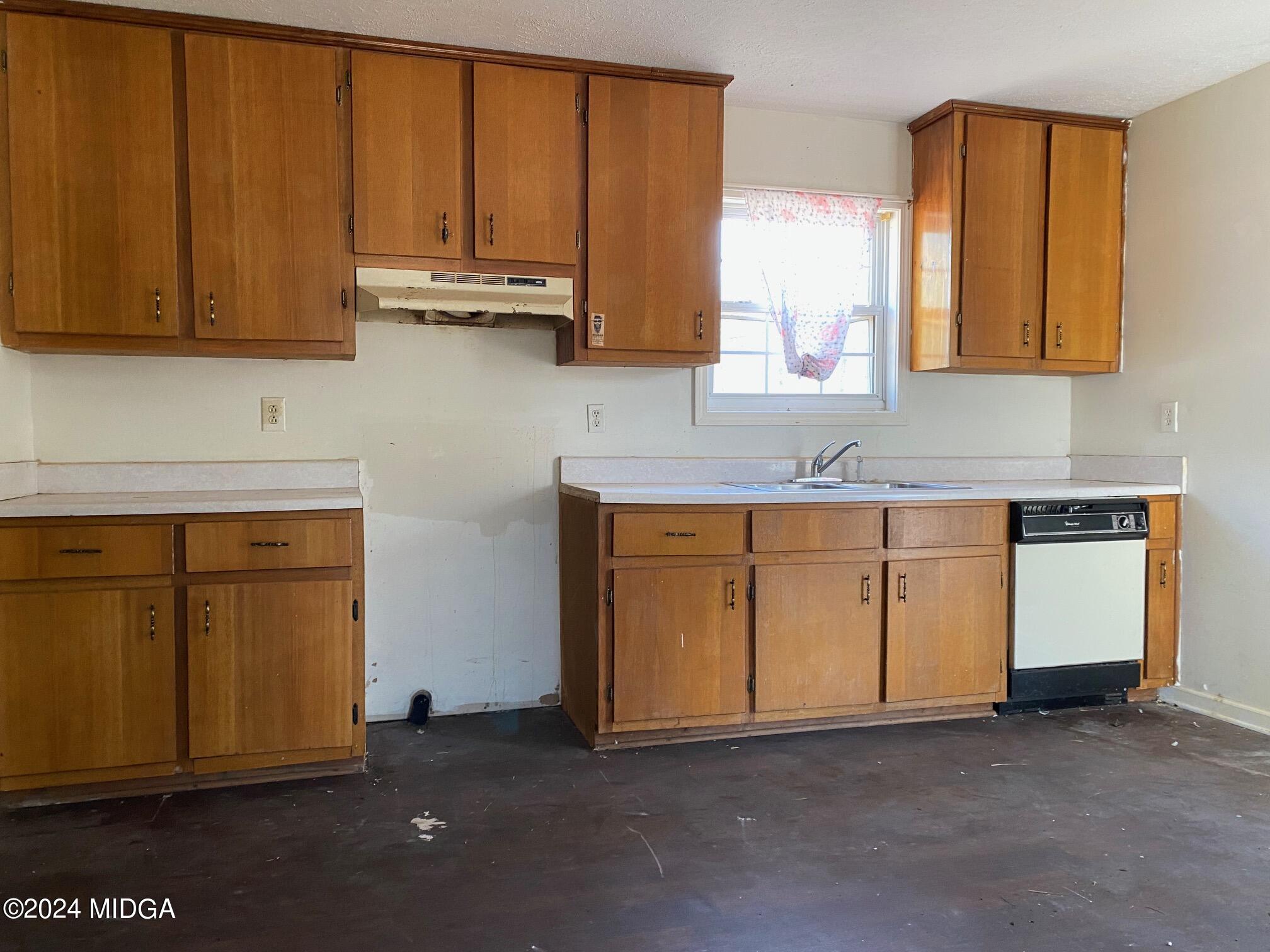 153 Cox Road Gordon, GA 31031 - Photo 2 of 15 IMG_4230