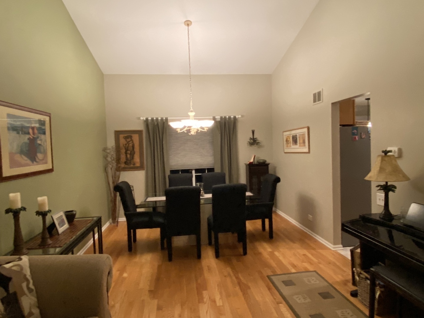 418 Cardinal Drive Bartlett, IL 60103 - Photo 3 of 29 a view of a dining room with furniture
