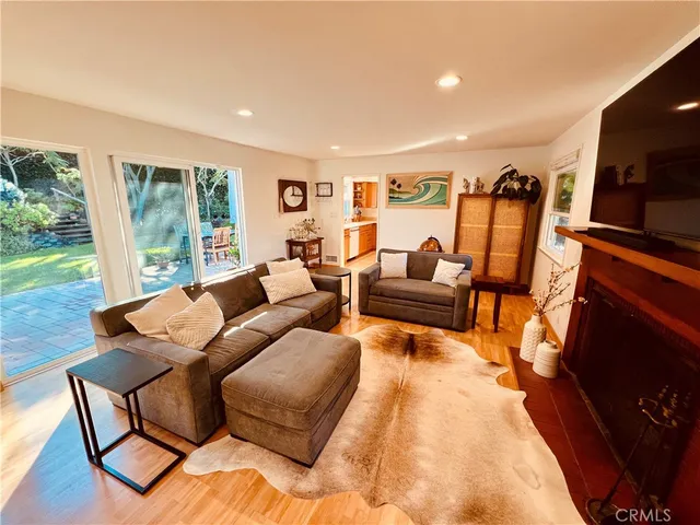 $6,000 | 301 Via Linda Vista, Redondo Beach, CA 90277