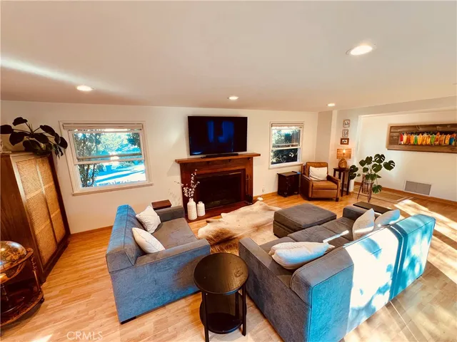 $6,000 | 301 Via Linda Vista, Redondo Beach, CA 90277