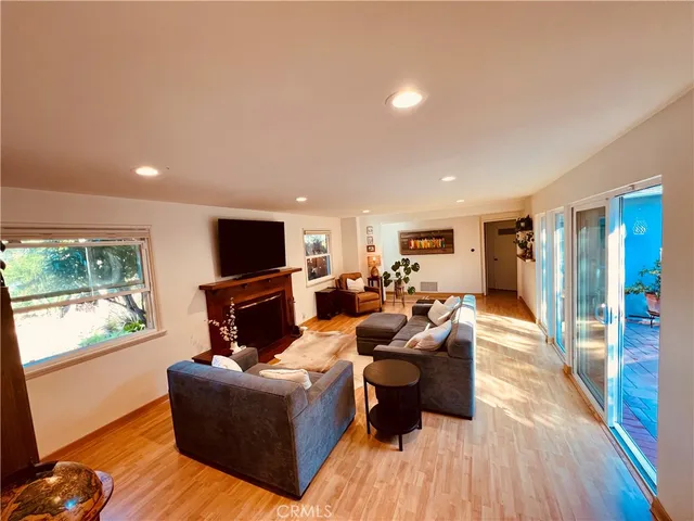 $6,000 | 301 Via Linda Vista, Redondo Beach, CA 90277