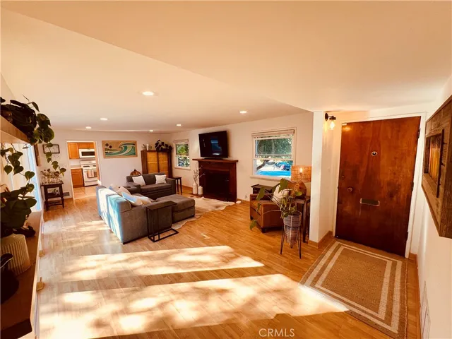 $6,000 | 301 Via Linda Vista, Redondo Beach, CA 90277