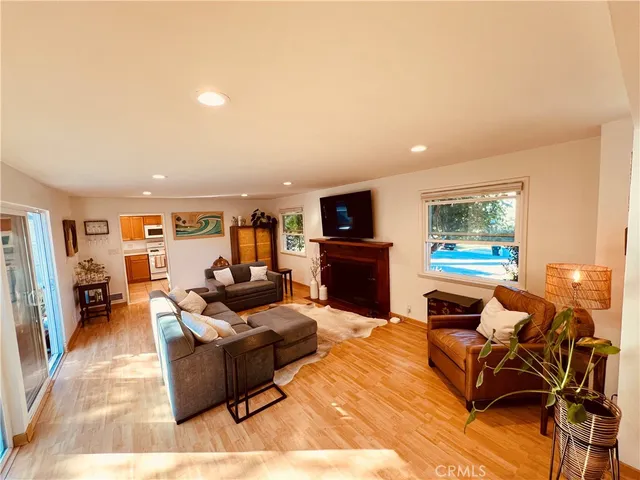 $6,000 | 301 Via Linda Vista, Redondo Beach, CA 90277