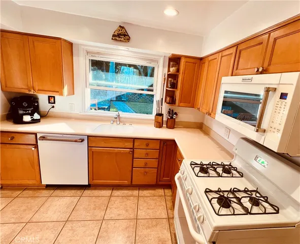 $6,000 | 301 Via Linda Vista, Redondo Beach, CA 90277