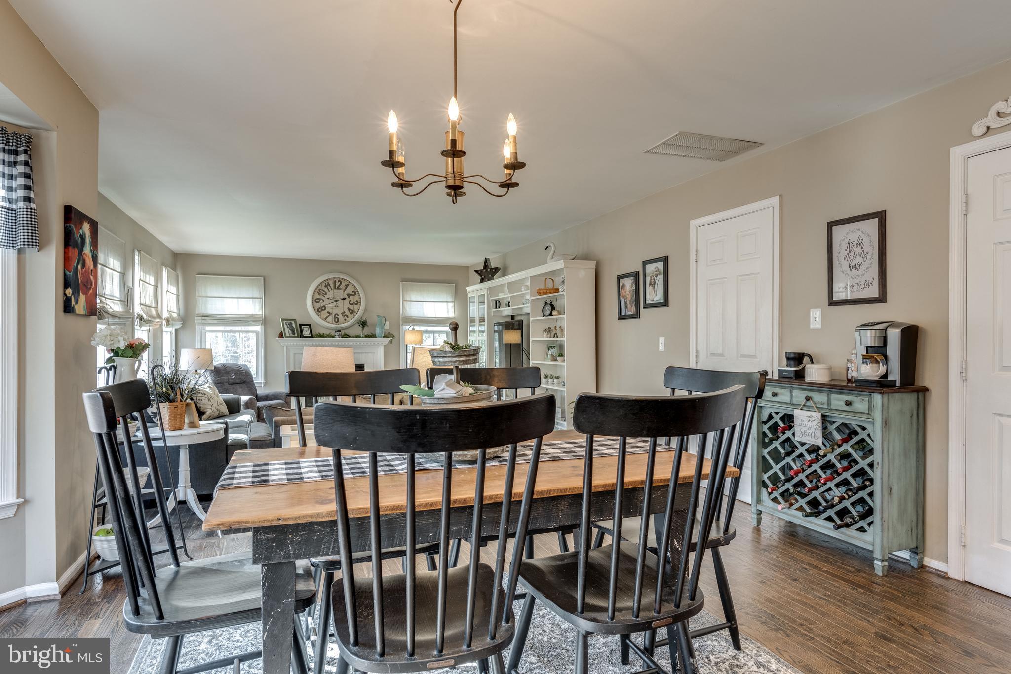 12569 Curling Road Manassas, VA 20112 - Photo 15 of 42 Breakfast area