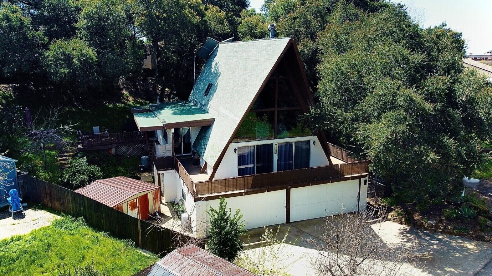 2787 Painted Cave Road Santa Barbara, CA 93105 - Photo 2 of 50 painted cave pic wout sign