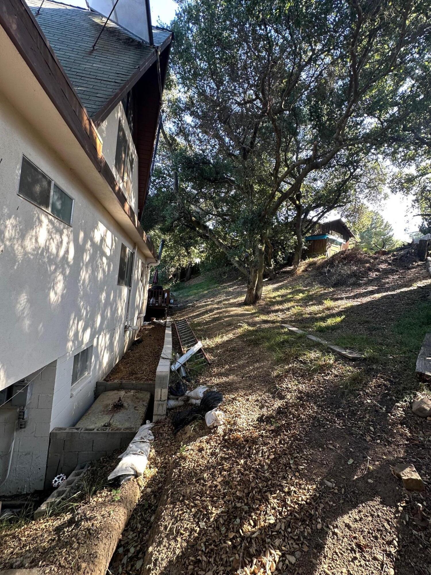 2787 Painted Cave Road Santa Barbara, CA 93105 - Photo 38 of 50 side yard 1