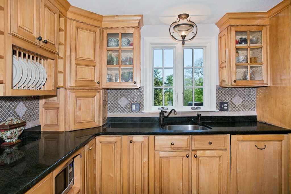 95 Outlook Road Marshfield, MA 02050 - Photo 6 of 29