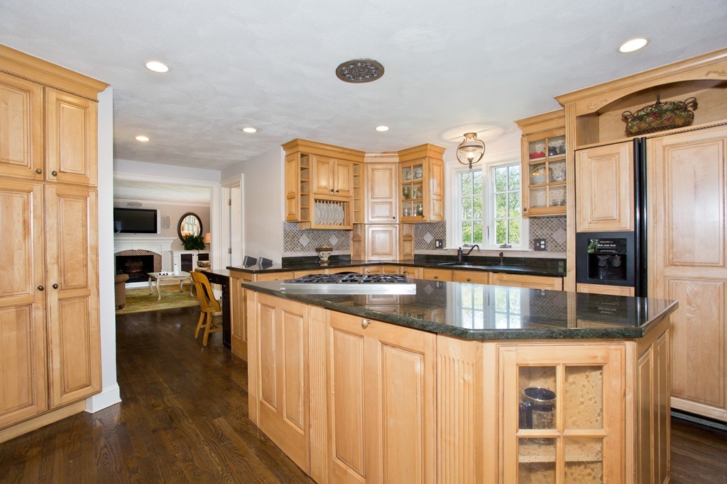 95 Outlook Road Marshfield, MA 02050 - Photo 7 of 29