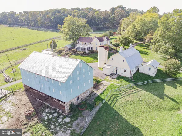 a house view with a backyard space