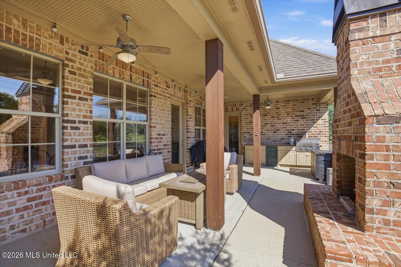 111 Claiborne Street Madison, MS 39110 - Photo 48 of 54 Back patio 2